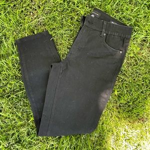 Tahari Black Jeans size 6/28